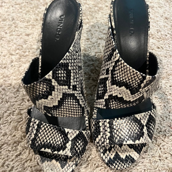 Vince Mules - Picture 1 of 3